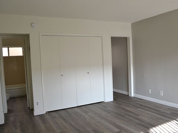 2nd image of 7742 Lankershim Blvd