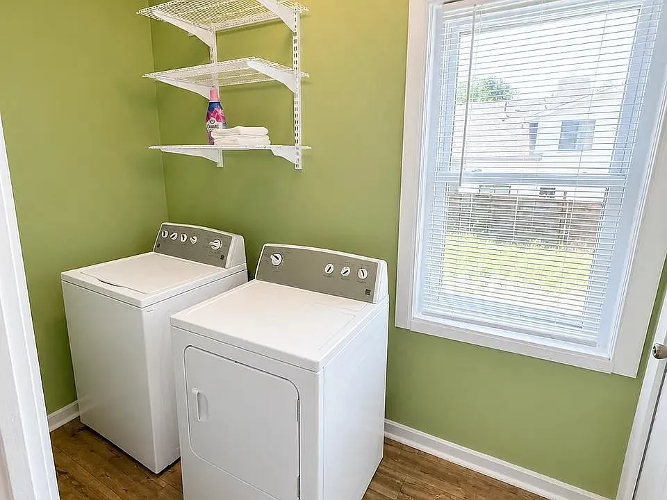 2 bed, 2.0 bath, 1016 sqft, $2,500 — Photo 2