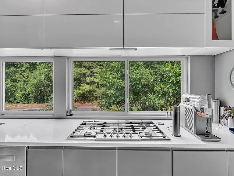 8708 Plantation Dr — Photo 43