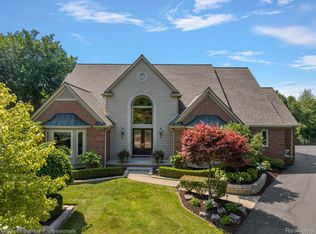 6820 Charing Xing, West Bloomfield, MI
