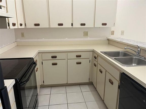5th image of 3380 Crystal Ct #O