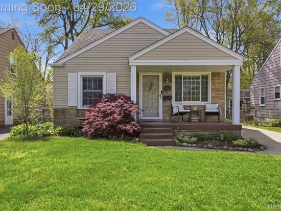 2304 E 4th St, Royal Oak, MI 48067