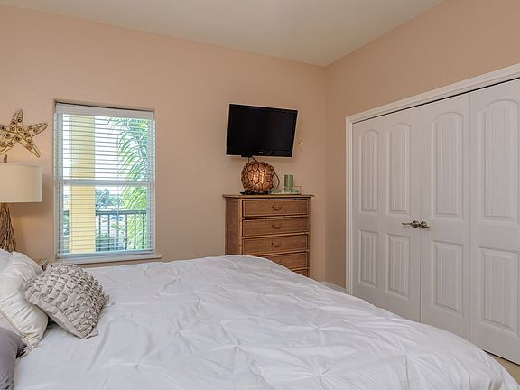5th image of 301 Houston St #1304