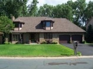 2882 12th St NW, New Brighton, MN 55112