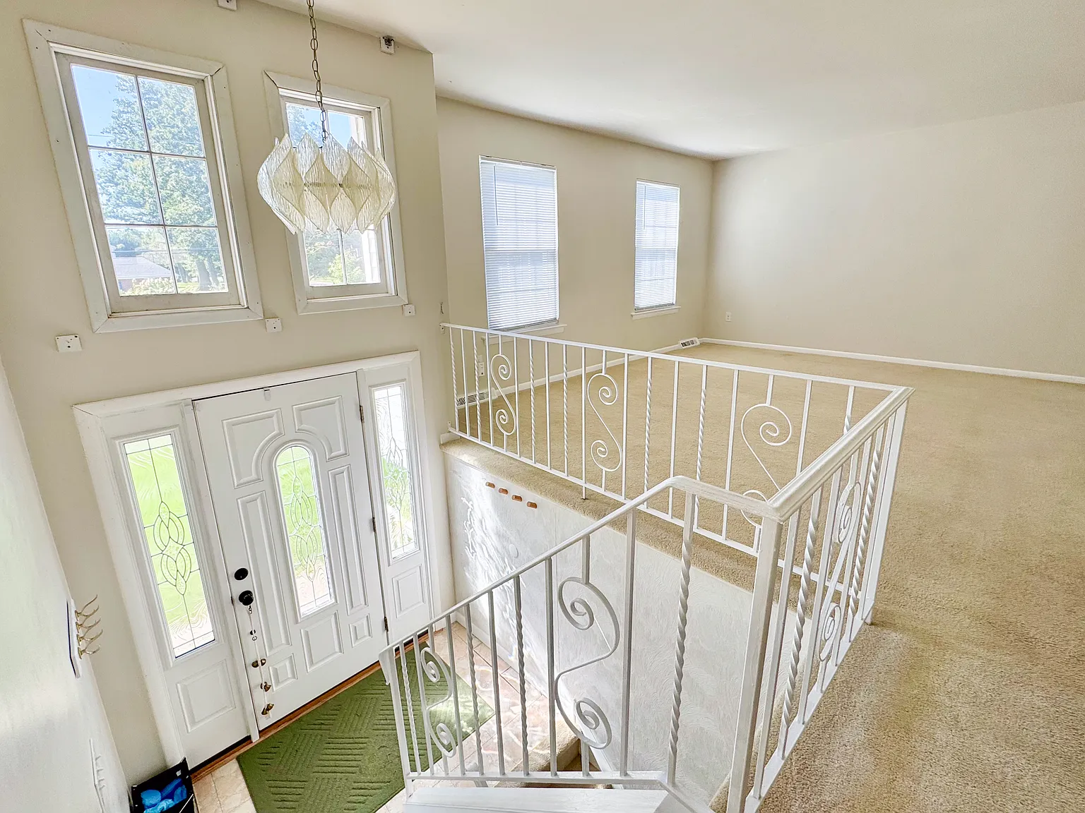4 bed, 2.5 bath, 2048 sqft, $3,750 — Photo 4
