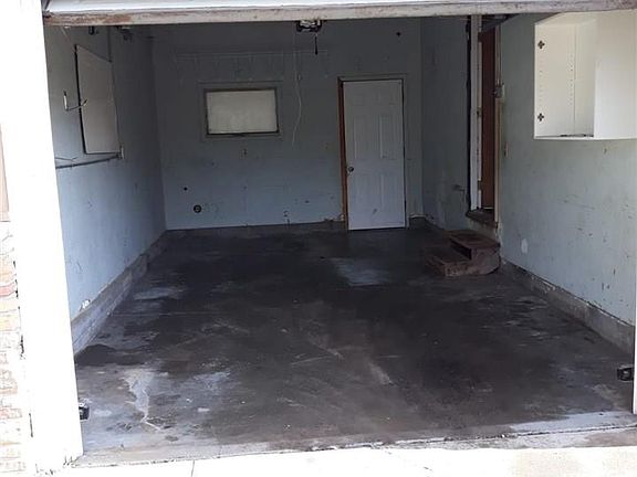 5th image of 3954 McMahon Ave