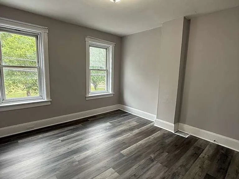 306 Dayton St — Photo 24