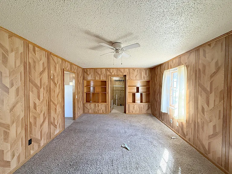3811 Lakeview Dr NW — Photo 12