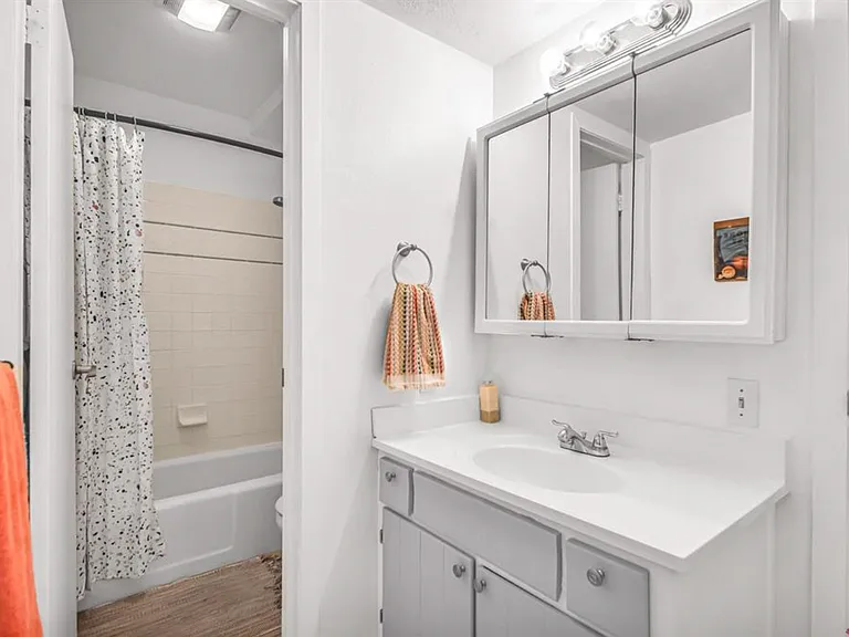 3146 Lakeside Dr — Photo 10