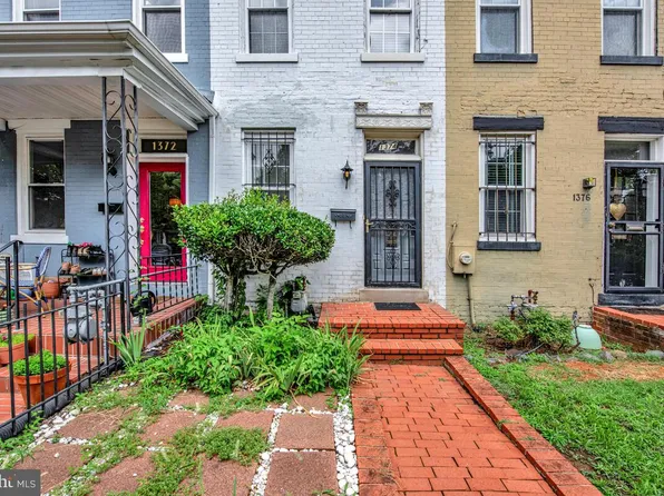 1374 C St NE, Washington, DC 20002