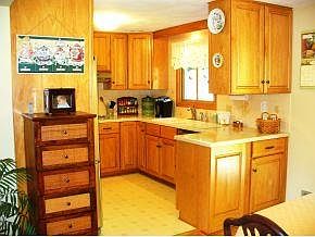 3rd image of 4608 Marshall Dr W
