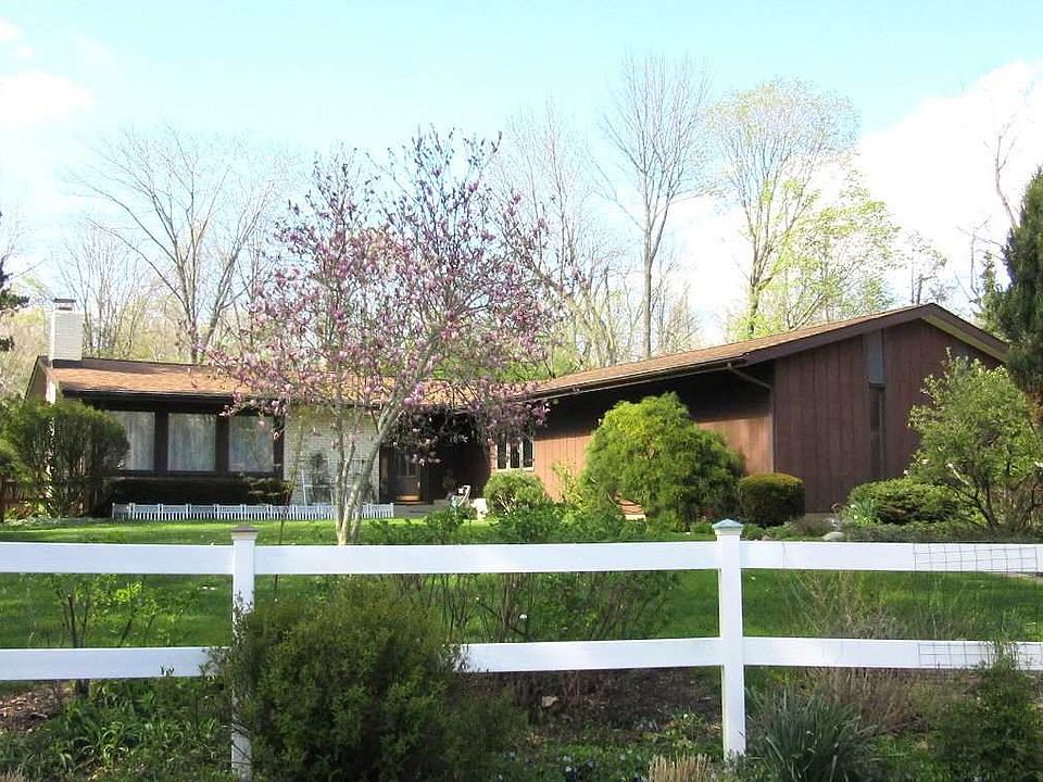 1st image of 28 Circle Ct
