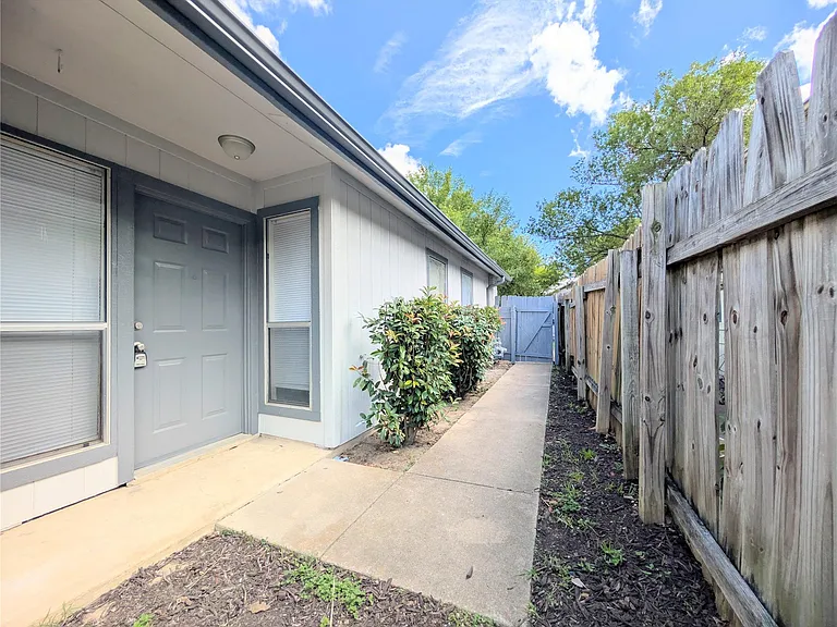 2036 Redwing Way — Photo 5