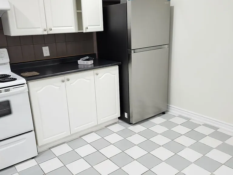 101 Bathgate Dr #BASEMENT — Photo 6