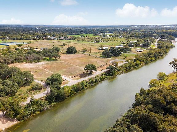3rd image of 1440 River Run