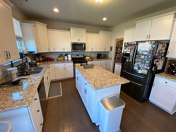 2nd image of 4263 Lilac Ln