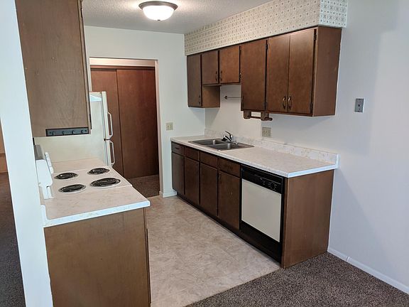 4th image of 219 2nd Ave W APT 18