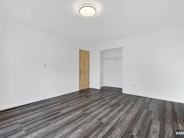 485 Broadway — Photo 12