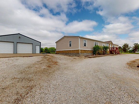 2nd image of 424 Hillcrest Dr