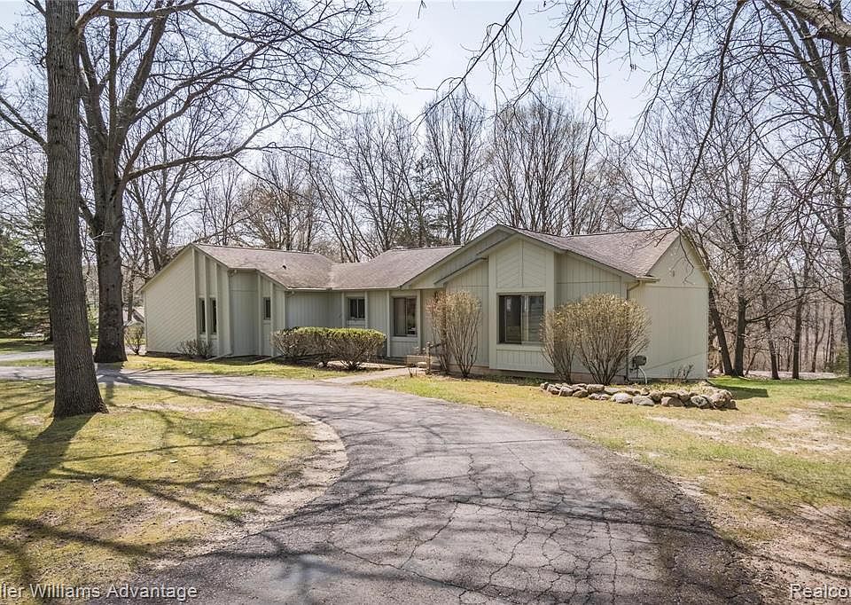 2598 Sandwedge Ln, Pinckney, MI 48169 Zillow