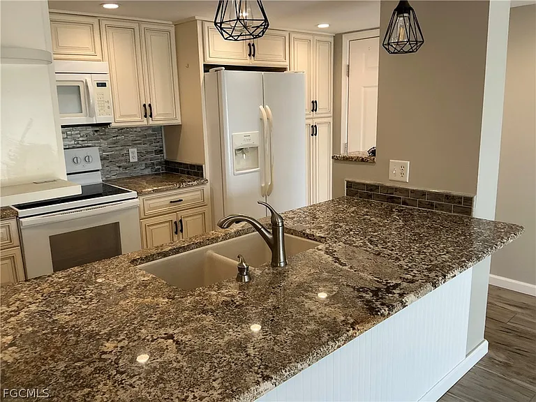 2885 Palm Beach Blvd #408 — Photo 45