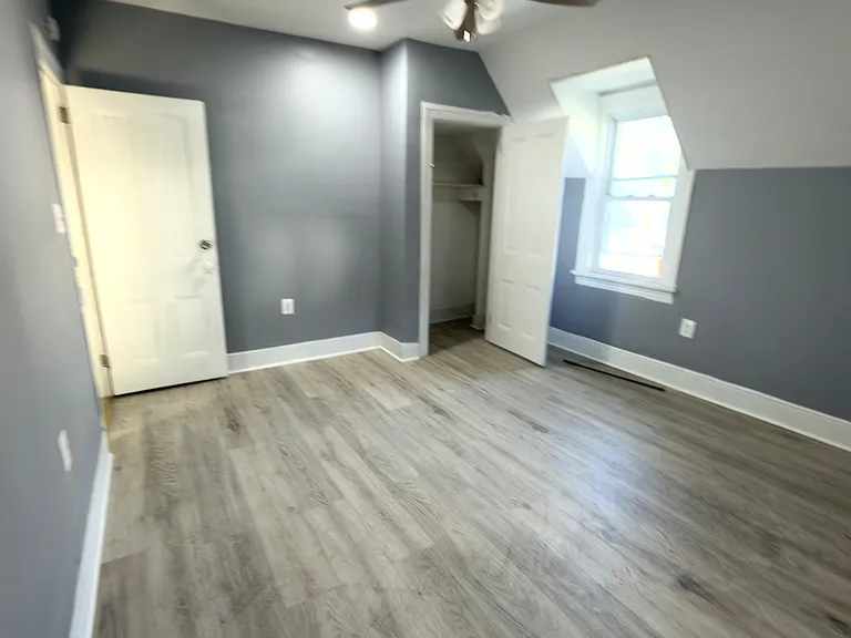 120 N Evans St — Photo 16