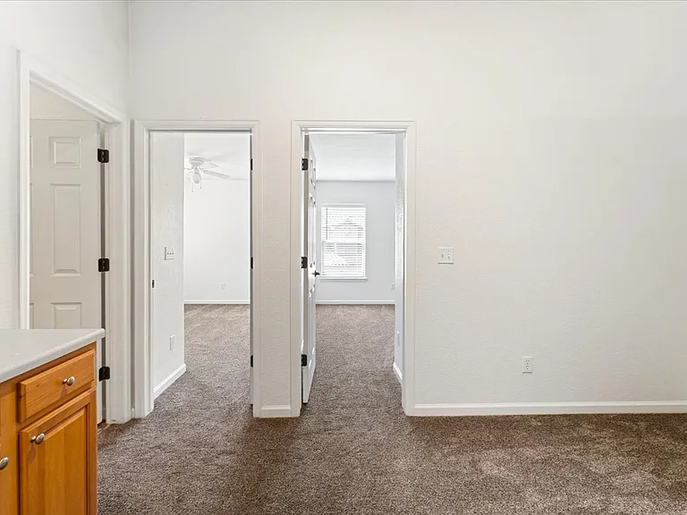 4452 S Auckland Ct — Photo 18