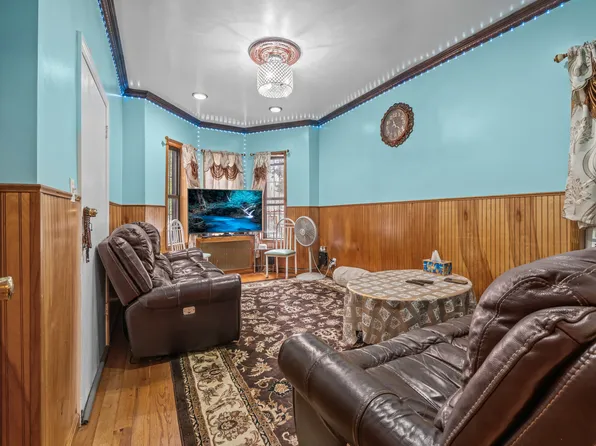 904 Avenue C image 10 of 15