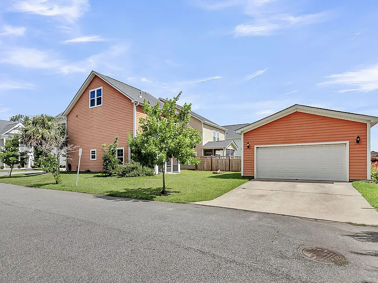 1718 Emmets Rd — Photo 7