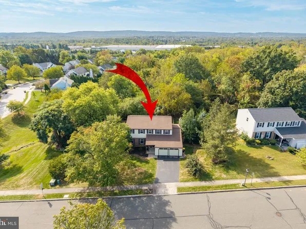 3 Buckthorn Ln, Collegeville, PA 19426