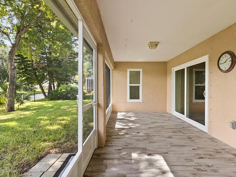410 Central Mariners Dr — Photo 5