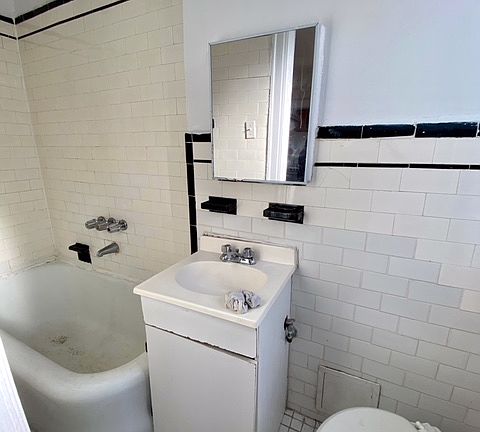 5th image of 26-80 30th St #1LL