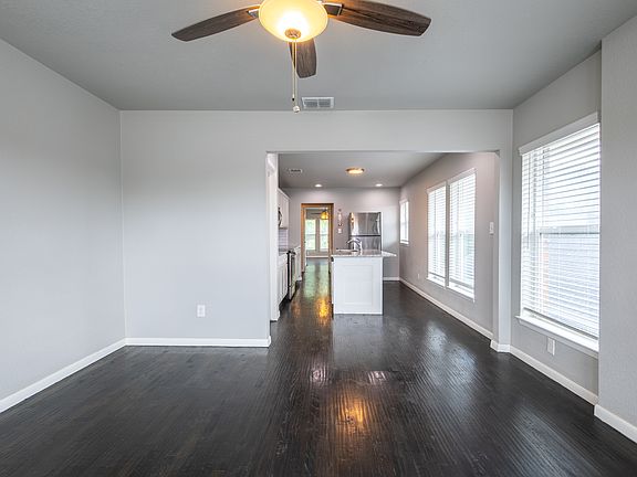 4th image of 3009 Hemphill St Unit 203
