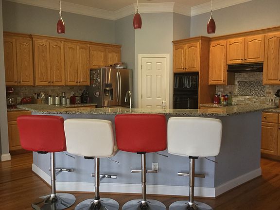 4th image of 504 Sebring Dr