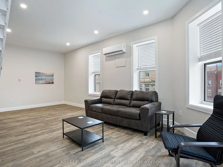 537 Talbot St #5 — Photo 17