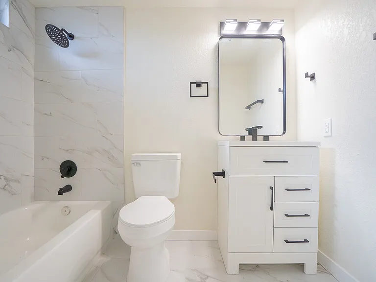 3142 N 78th Dr — Photo 20