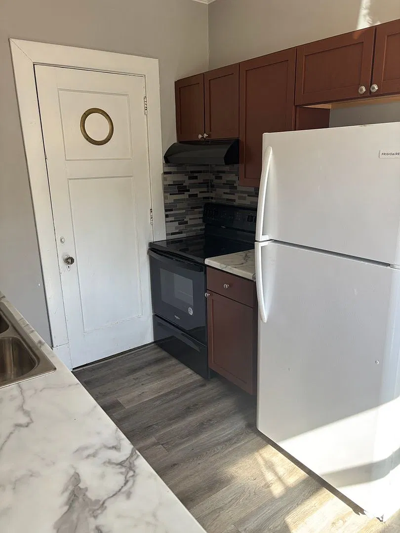 503 Hulman Street — Photo 4
