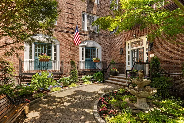 house on the hill レギンス　90 Rent 'Real Housewives of NYC' star Sonja Morgan's notorious