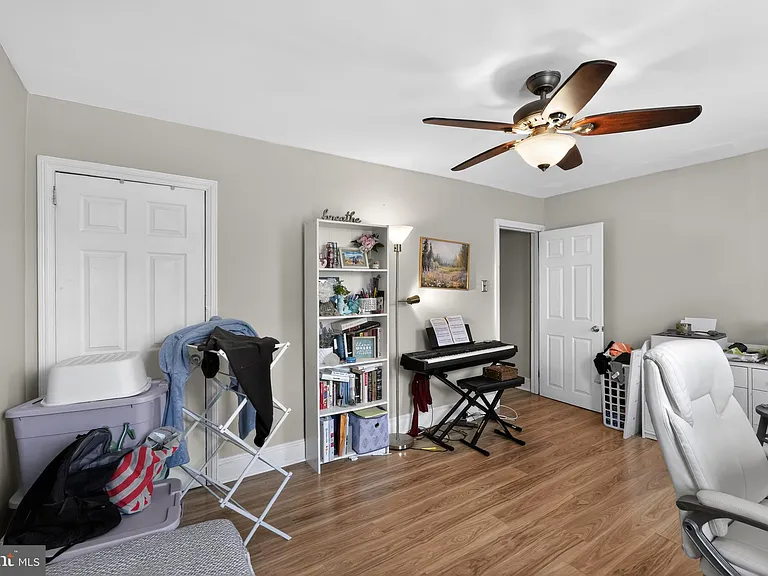 475 Old Elm St — Photo 18