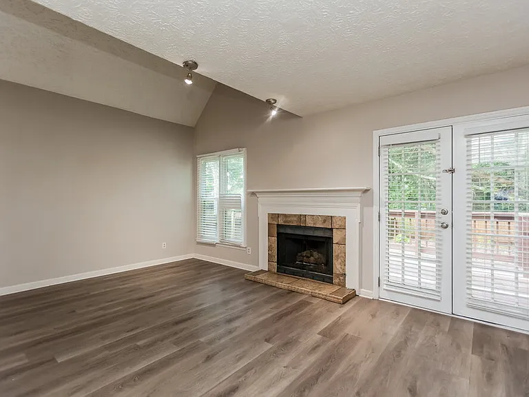 4805 Shallow Farm Dr — Photo 4
