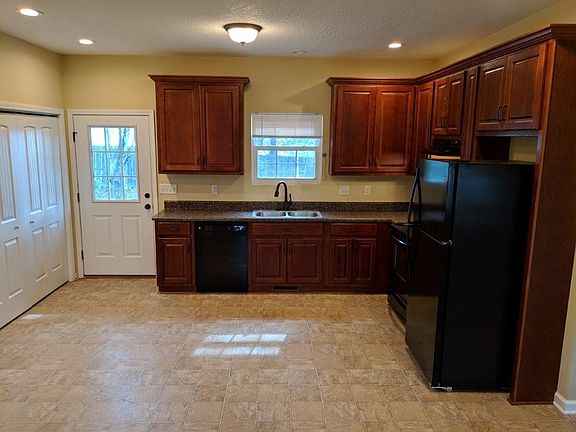 3rd image of 47 Peppercorn Pl