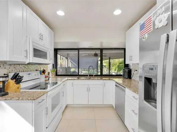 2850 Deer Creek Kelly Brooke Ln, Deerfield Beach, FL 33442