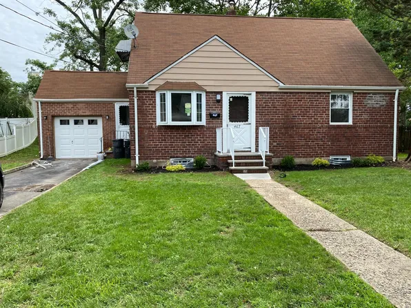 467 Knoll Rd, New Milford, NJ 07646