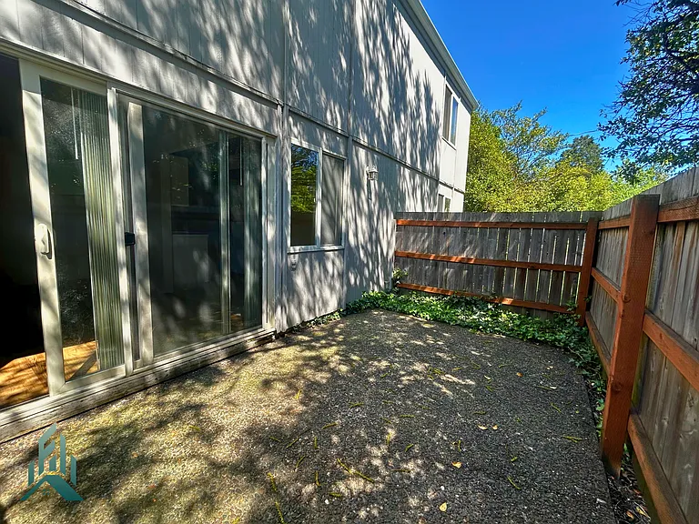 1823 NW Harrison Blvd #1823 — Photo 9