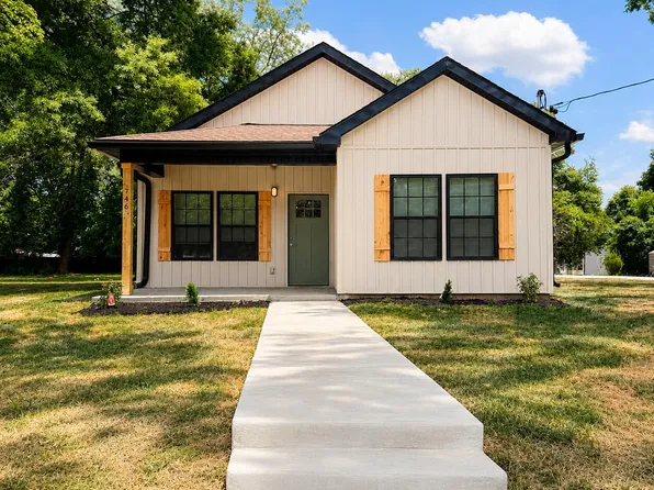 720 Stonewall St N, Mc Kenzie, TN 38201