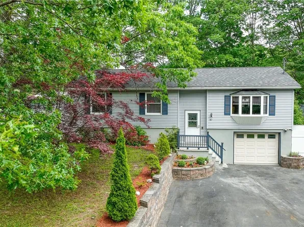 41 Delaware Drive, Sparrowbush, NY 12780