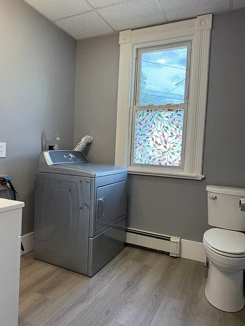 3 bed, 1.5 bath, 1593 sqft, $2,300 — Photo 3