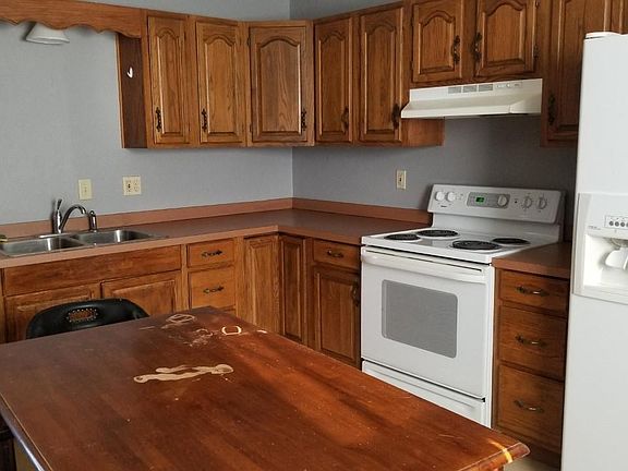 4th image of 401 Lawrence Ave #401