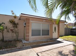 472 Seminole Dr, Lake Worth, FL 33462