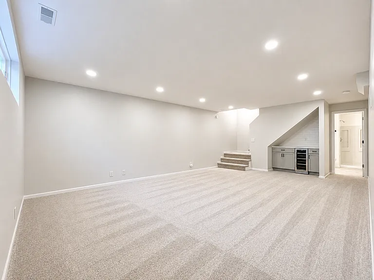 2327 Vavrina Ln — Photo 31